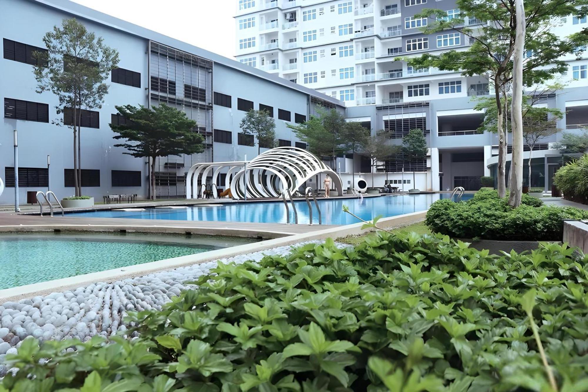 Le Thompson - Puchong Center Ioi Mall Экстерьер фото